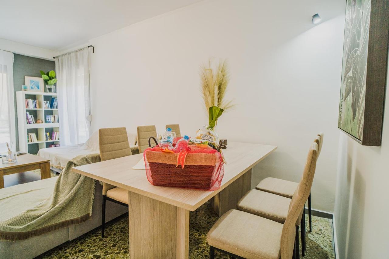 Green Apartment Ground Floor Feel Like Home Properties Saronida المظهر الخارجي الصورة