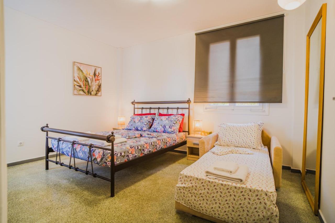 Green Apartment Ground Floor Feel Like Home Properties Saronida المظهر الخارجي الصورة