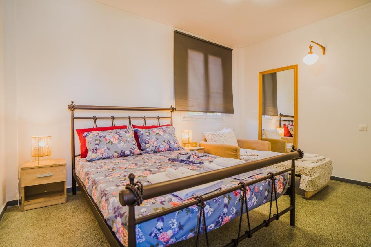 Green Apartment Ground Floor Feel Like Home Properties Saronida المظهر الخارجي الصورة